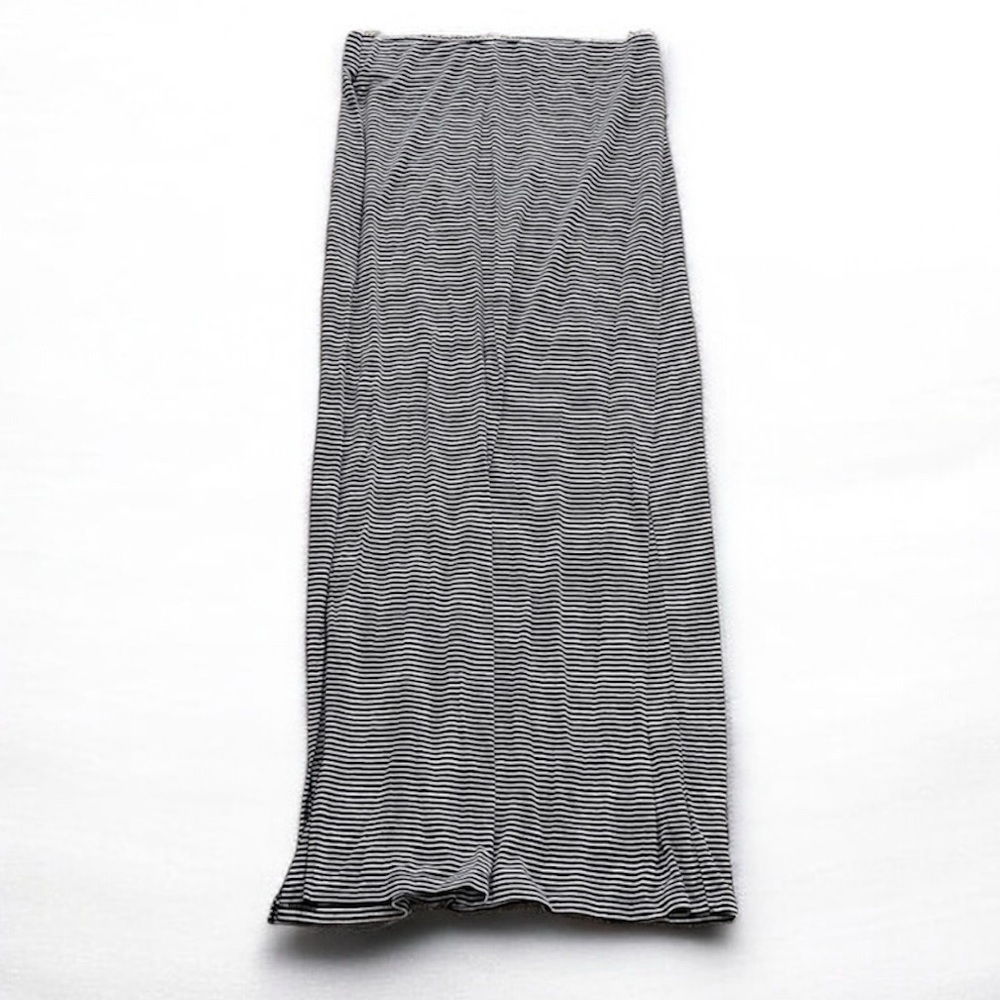 Old Navy Black and White Striped Maxi Skirt